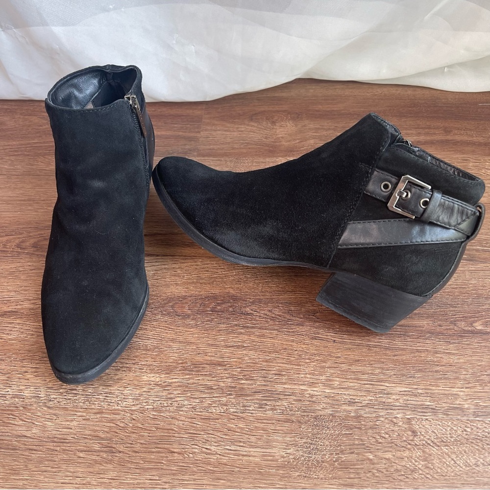 Aquatalia Black Suede Waterproof Farin Ankle Booties Boots Women Size 9 Italy - Picture 3 of 16